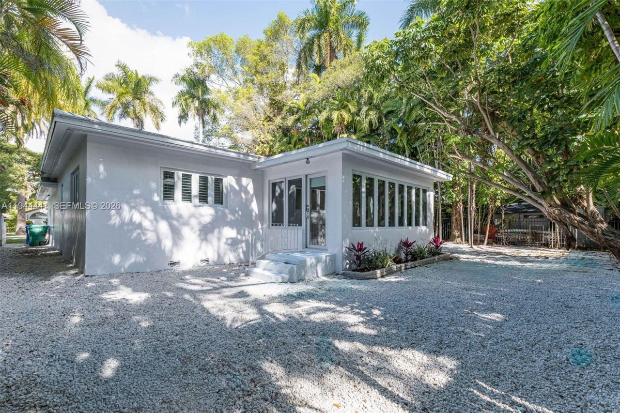 680 NE 57th St, Miami, FL 33137 Photo