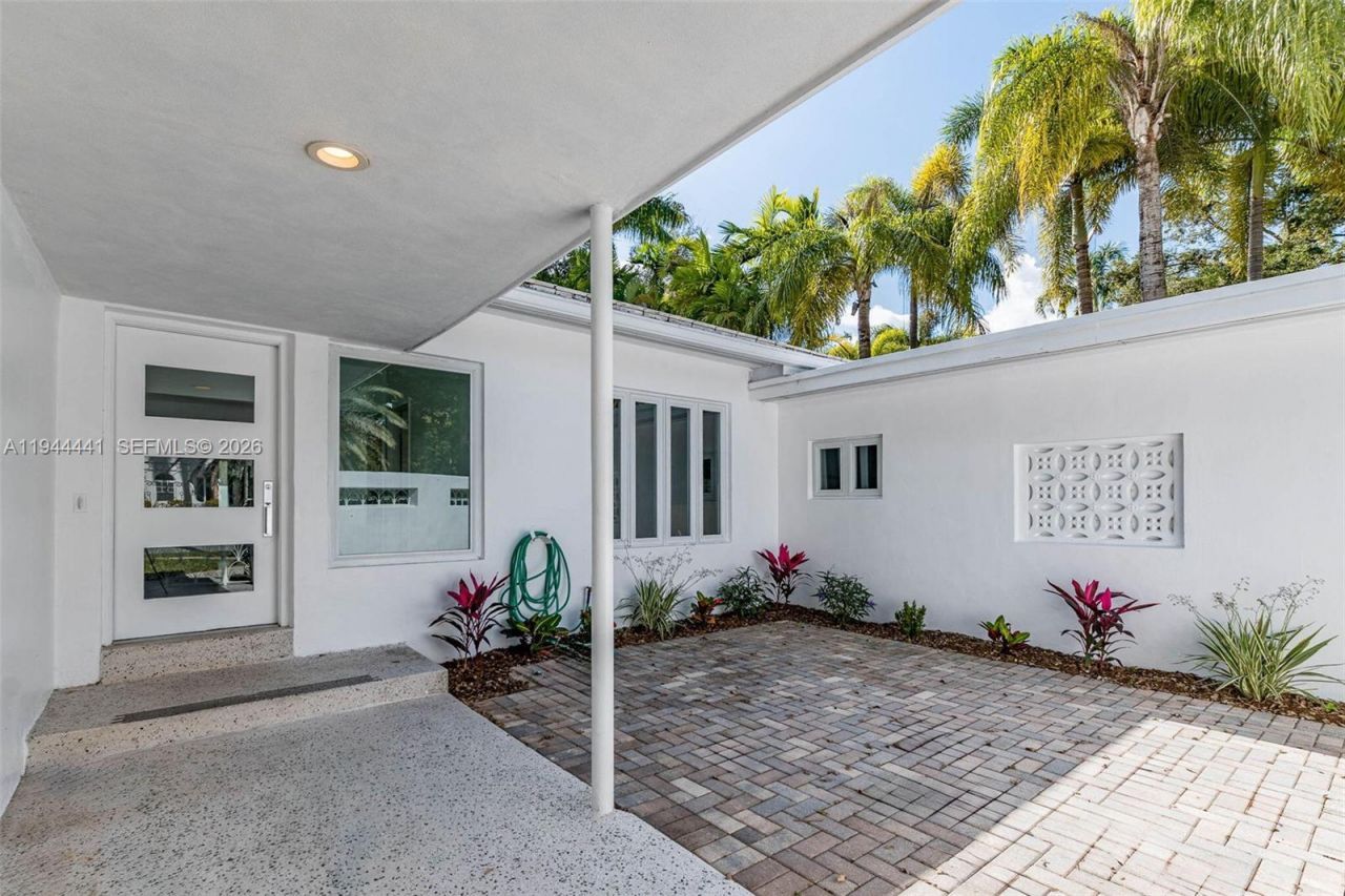 680 NE 57th St, Miami, FL 33137 Photo