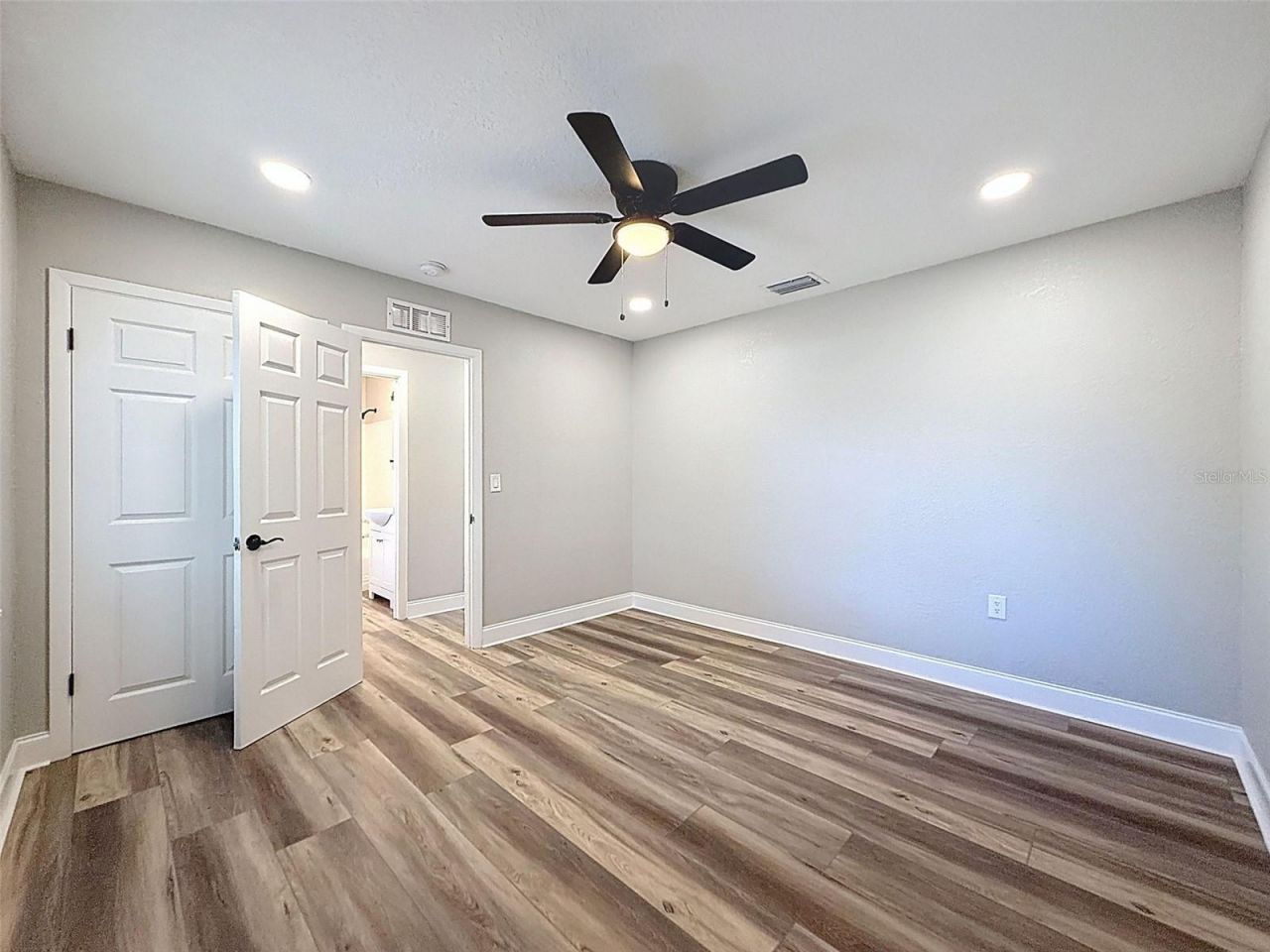 9161 Royal Palm Avenue, New Port Richey, FL 34654 Photo