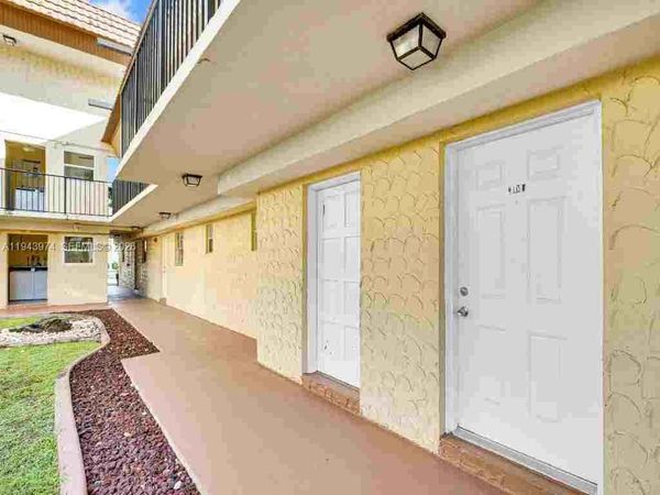 8600 SW 109th Ave, Unit 4-101, Miami, FL 33173
