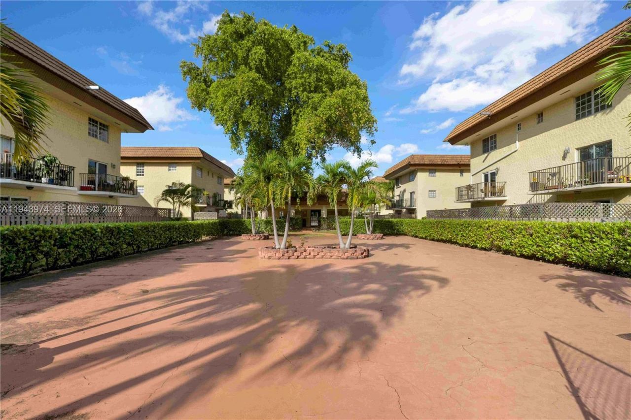 8600 SW 109th Ave, Unit 4-101, Miami, FL 33173 Photo