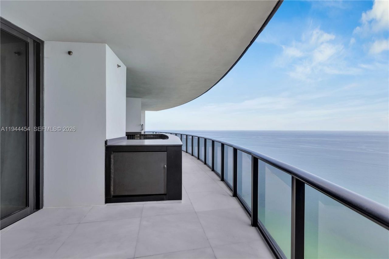 18555 Collins Ave , Unit 4601, Sunny Isles Beach, FL 33160 Photo