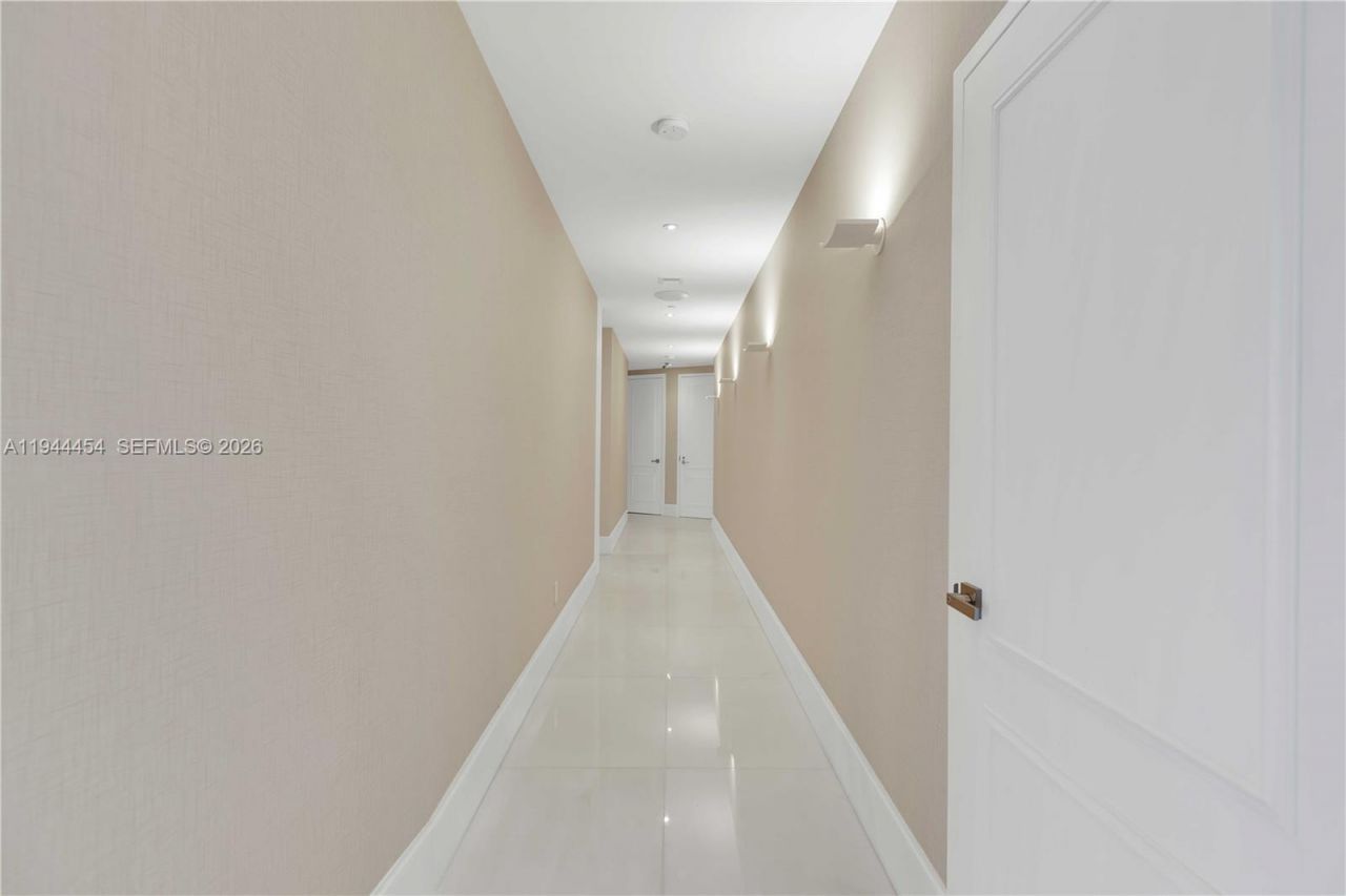 18555 Collins Ave , Unit 4601, Sunny Isles Beach, FL 33160 Photo