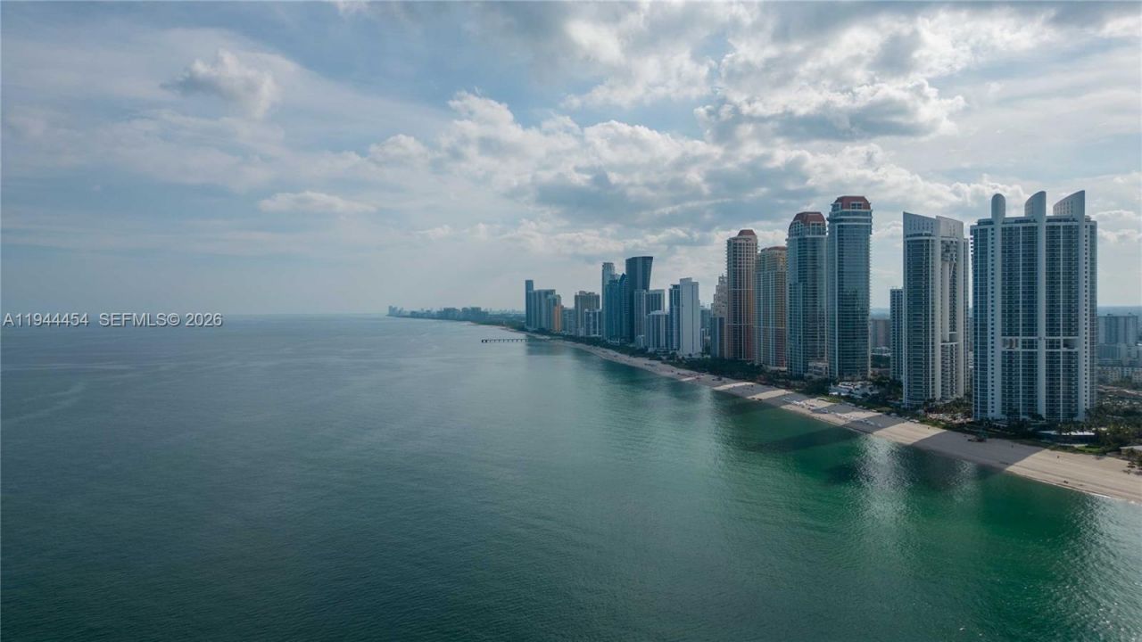 18555 Collins Ave , Unit 4601, Sunny Isles Beach, FL 33160 Photo