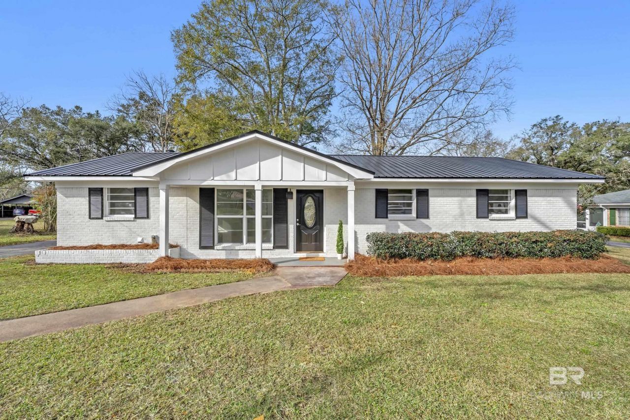 10628 Oak Avenue, Grand Bay, AL 36541 Main Photo