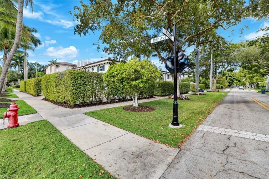 960 7th St S, Unit 105, Naples, FL 34102 Photo