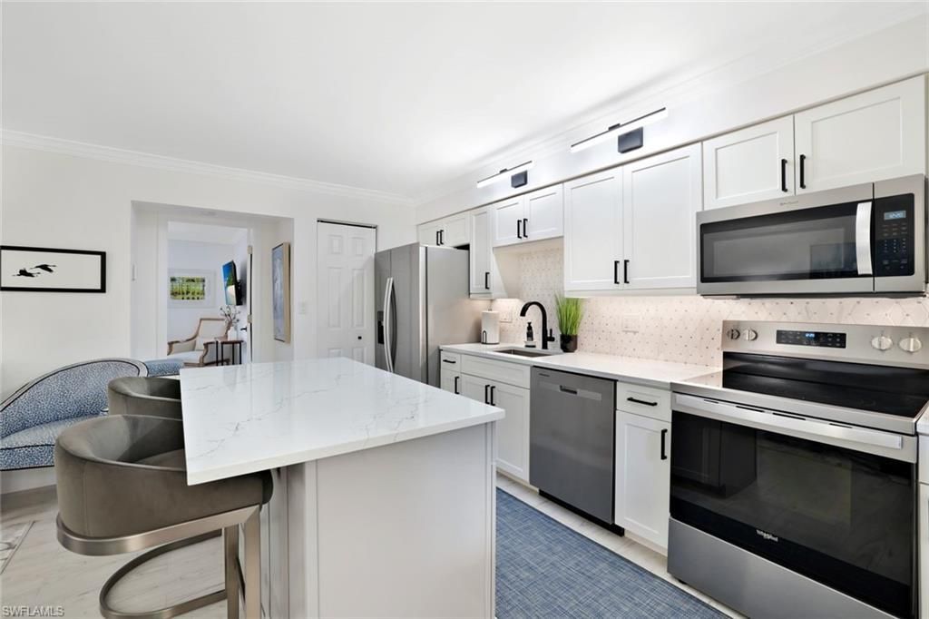 960 7th St S, Unit 105, Naples, FL 34102 Photo