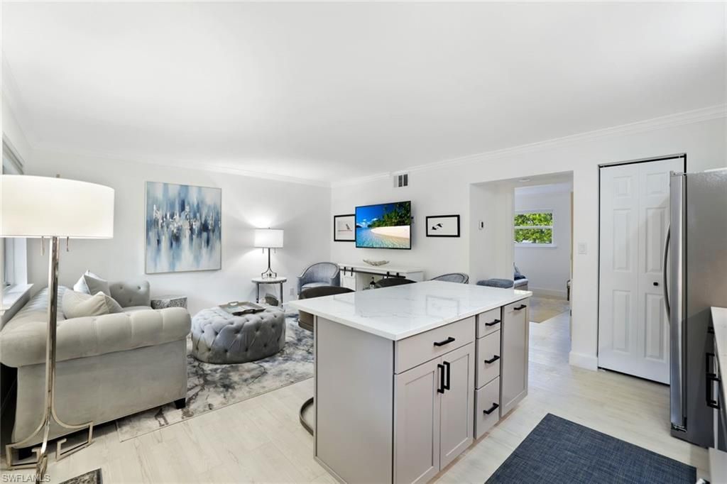 960 7th St S, Unit 105, Naples, FL 34102 Photo