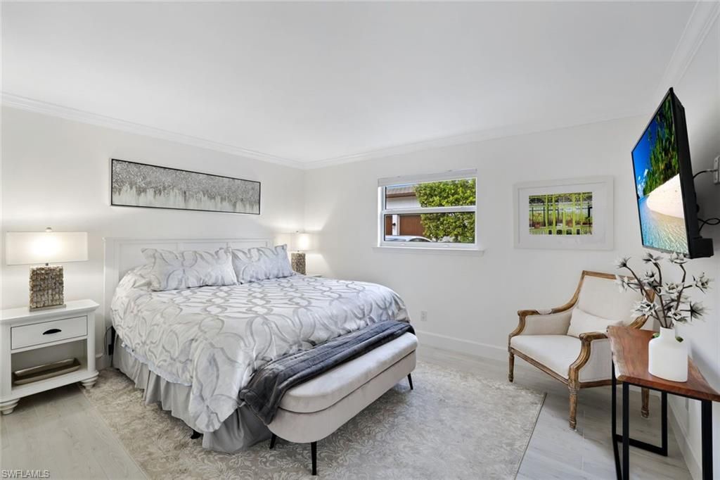 960 7th St S, Unit 105, Naples, FL 34102 Photo