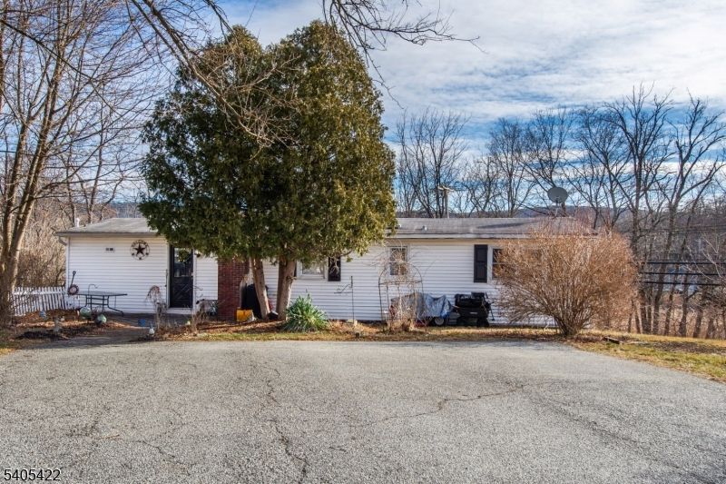 6 Mulberry St, Hamburg, NJ 07419 Main Photo