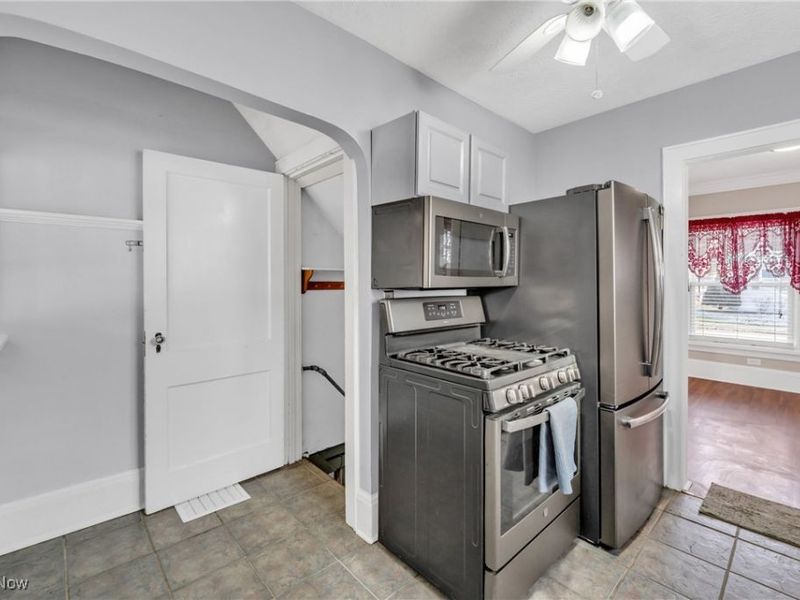 131 25th Street NW, Barberton, OH 44203 Photo 10