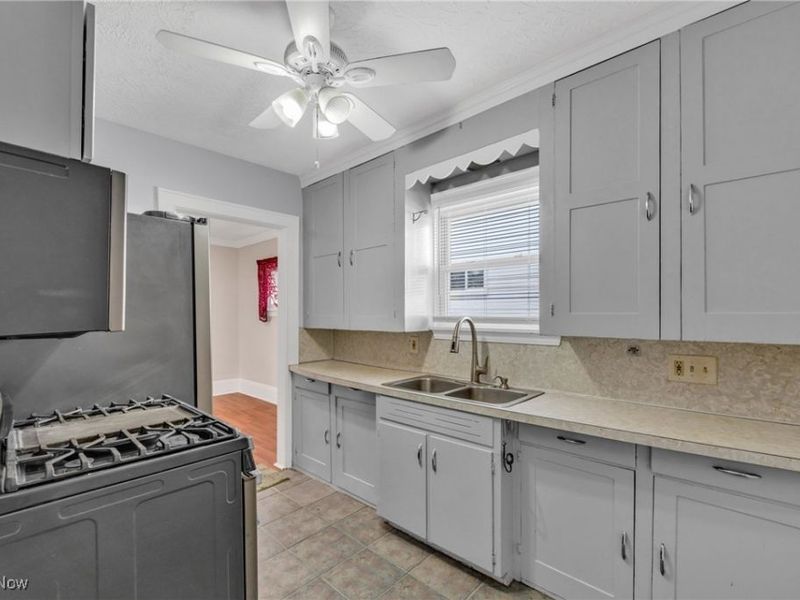 131 25th Street NW, Barberton, OH 44203 Photo 11