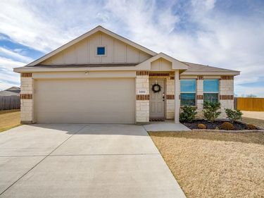 8300 Hollow Bend Street, Fort Worth, TX 76123