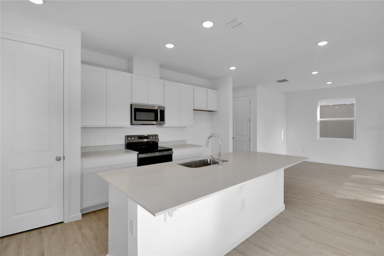 762 Lake Dell Avenue, Dundee, FL 33838 Photo