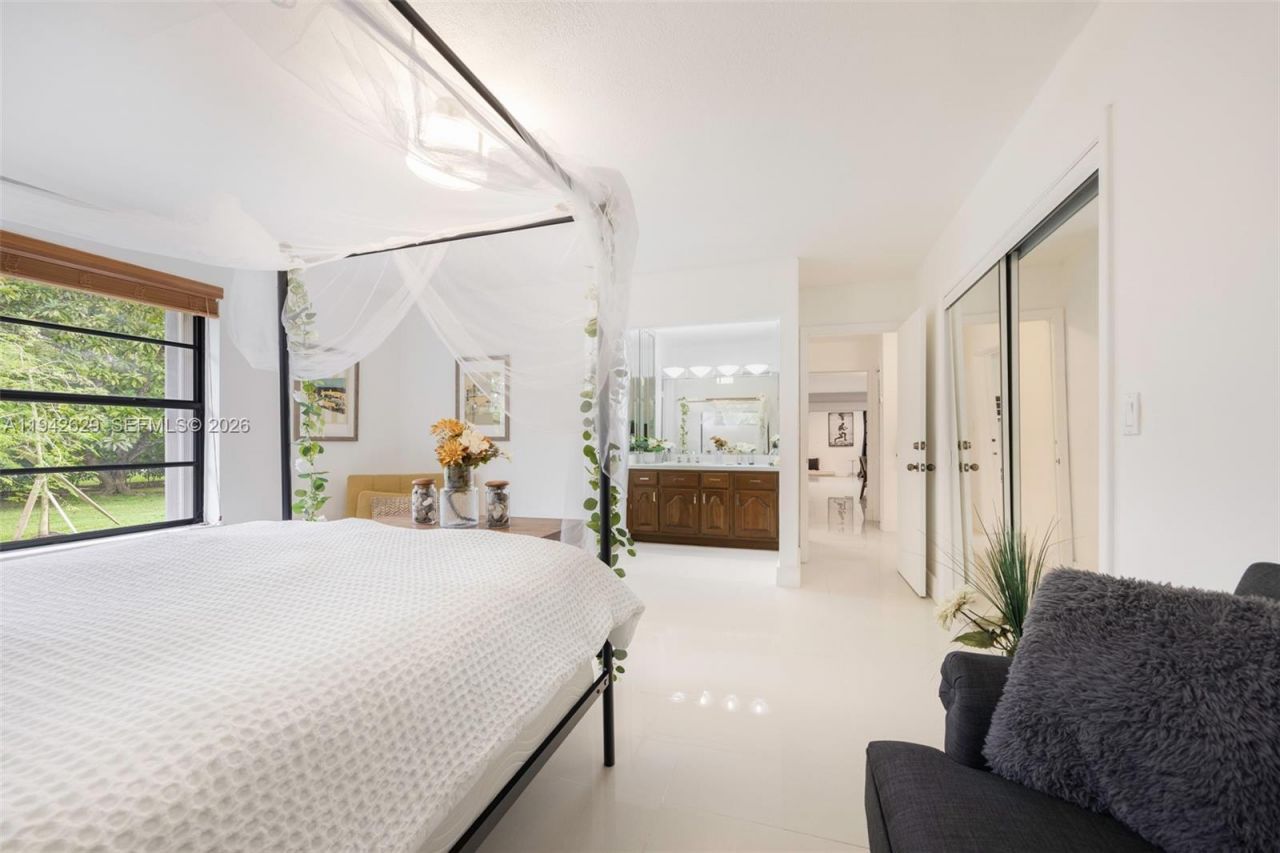 20450 SW 198th Ave , Miami, FL 33187 Photo