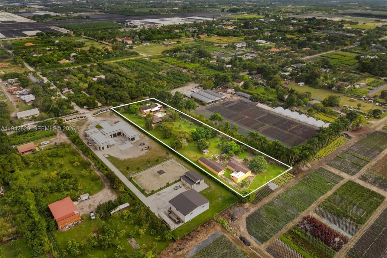 20450 SW 198th Ave , Miami, FL 33187 Photo