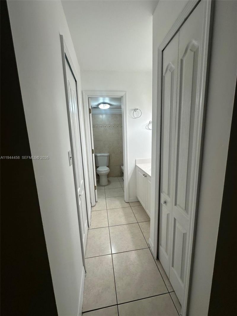 8401 NW 8th St, Unit 102, Miami, FL 33126 Photo