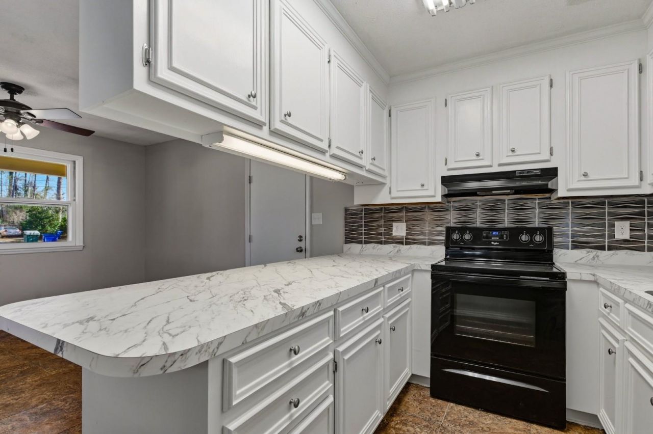 305 Watson St. Photo 12