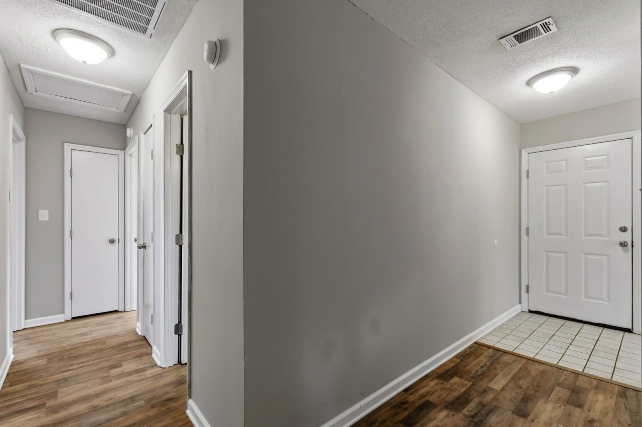 305 Watson St. Photo 13