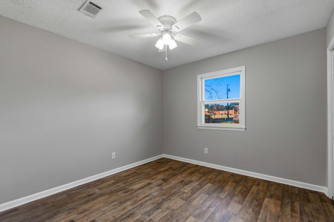 305 Watson St. Photo 14