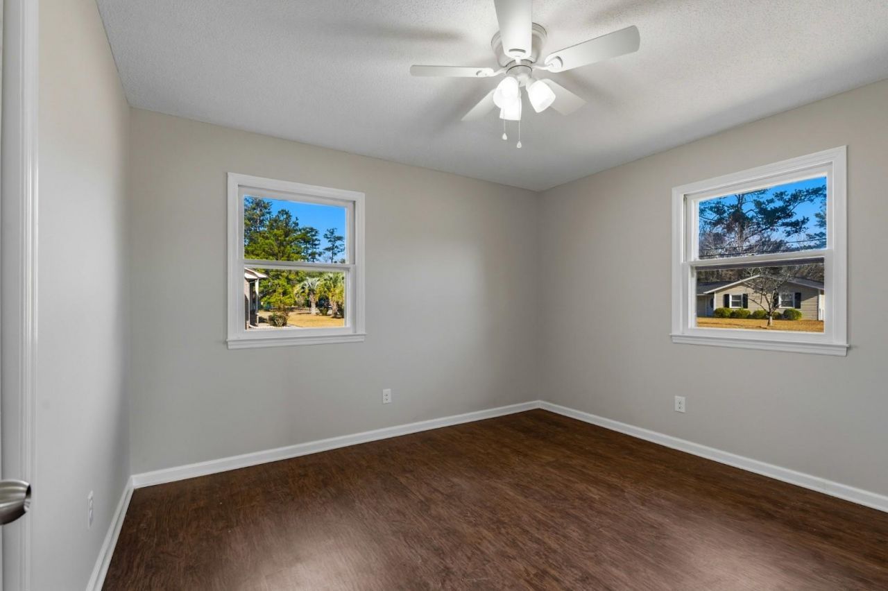 305 Watson St. Photo 15