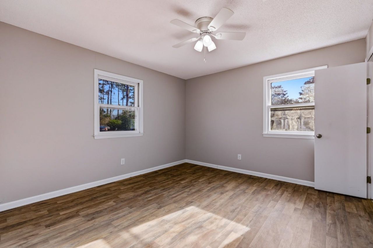 305 Watson St. Photo 17