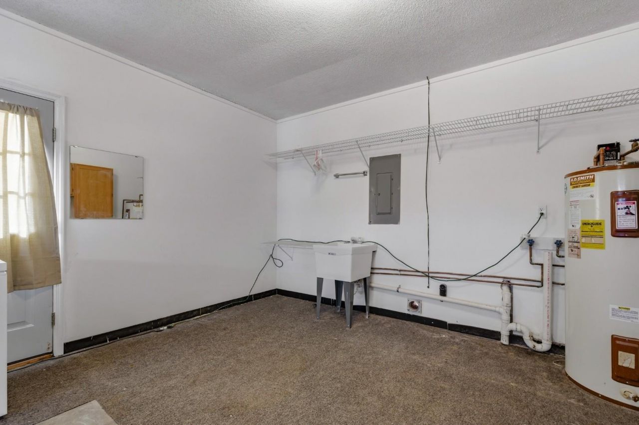 305 Watson St. Photo 19