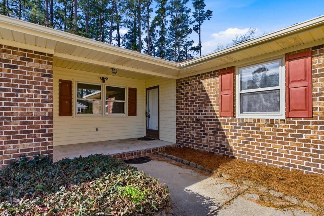 305 Watson St. Photo 23