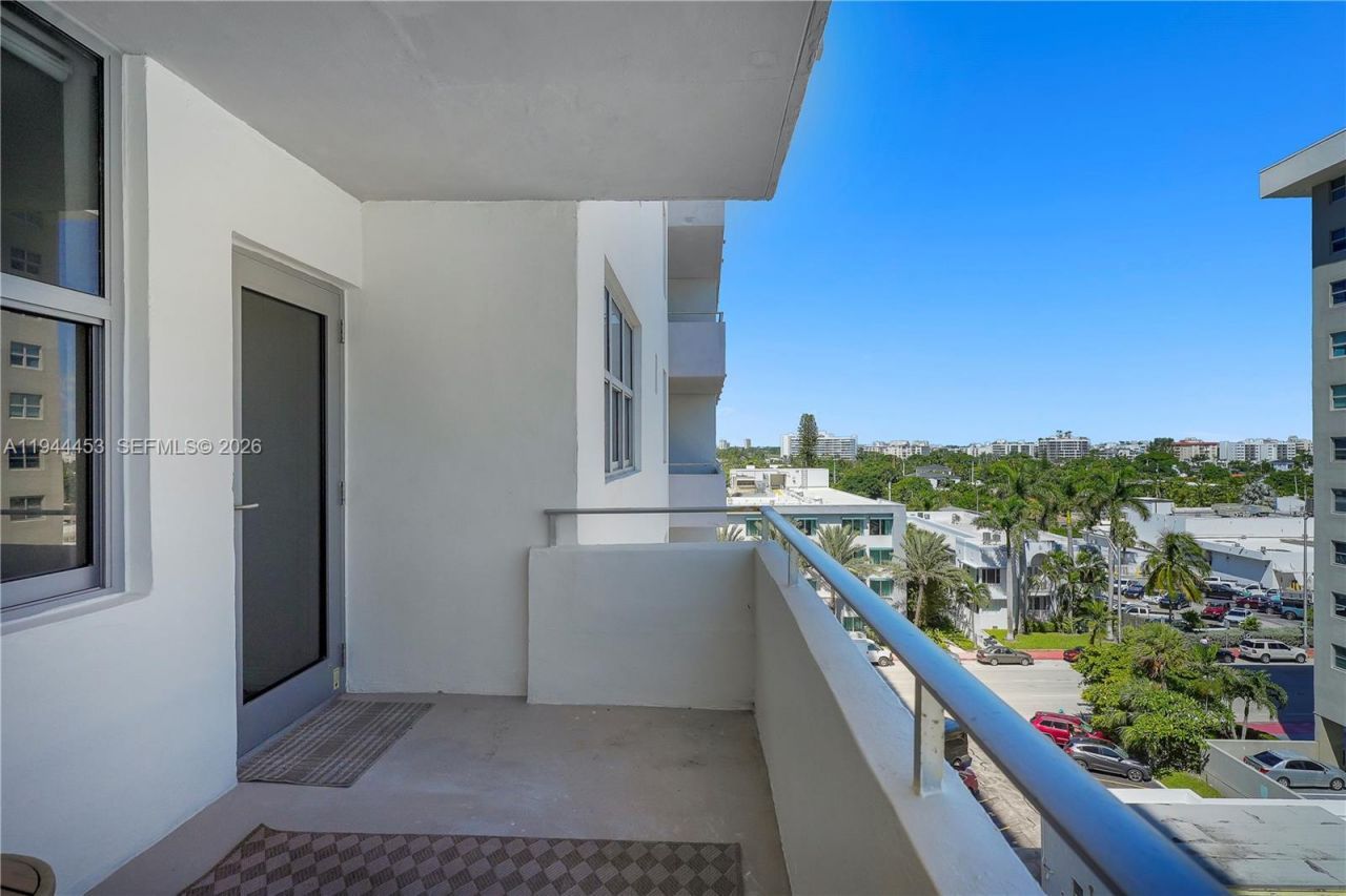 9225 Collins Ave, Unit 705, Surfside, FL 33154 Photo