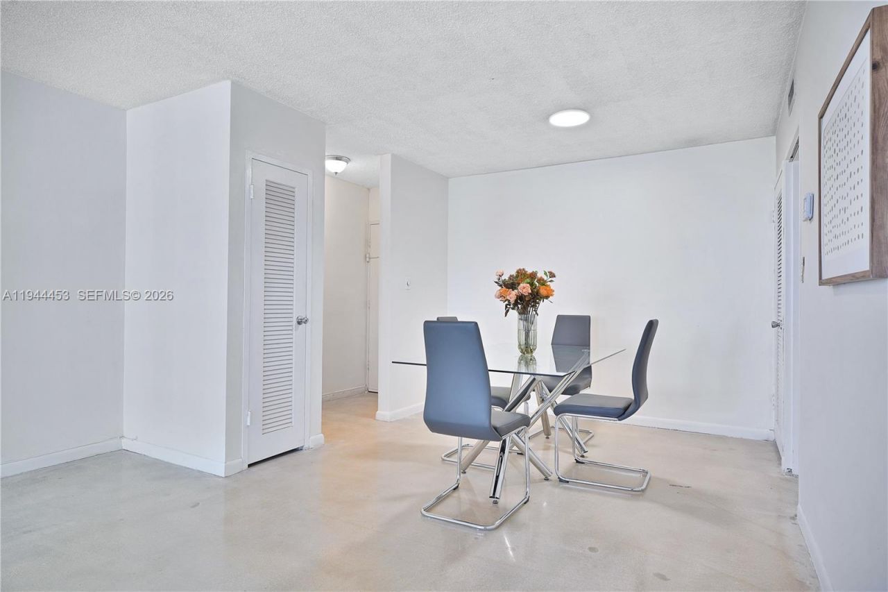 9225 Collins Ave, Unit 705, Surfside, FL 33154 Photo