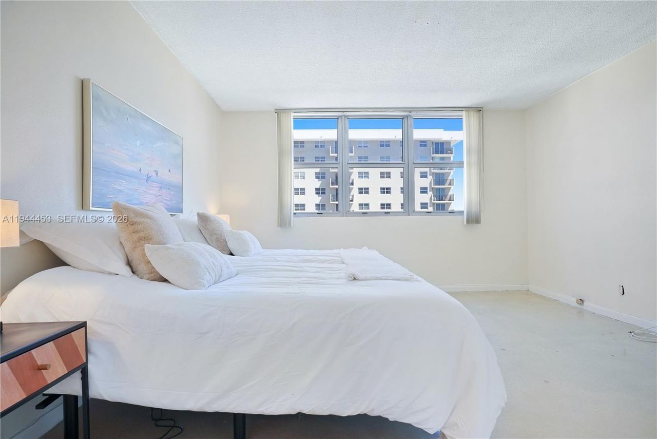 9225 Collins Ave, Unit 705, Surfside, FL 33154 Photo