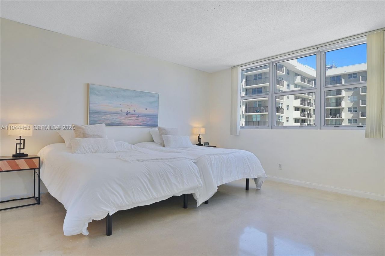 9225 Collins Ave, Unit 705, Surfside, FL 33154 Photo