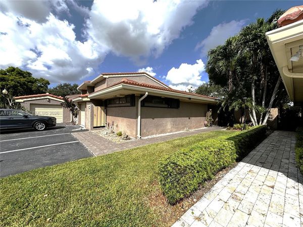 2001 S Saint Andrews Rd, Unit 121, Hollywood, FL 33021