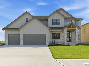 16624 Abigail Street, Bennington, NE 68007