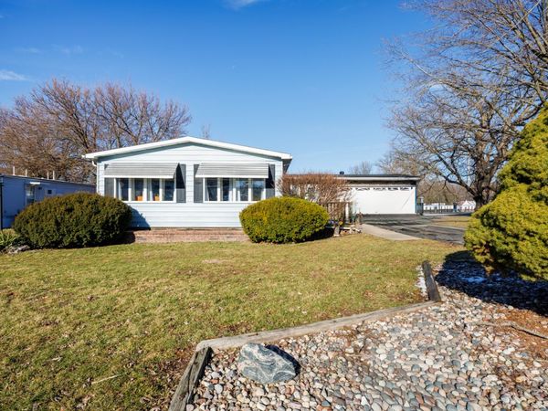 48 AVENUE A, Bloomington, IL 61704