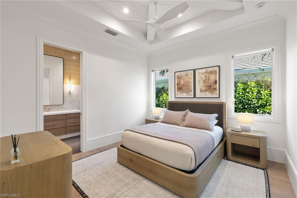 660 Wedge Dr, Naples, FL 34103 Photo