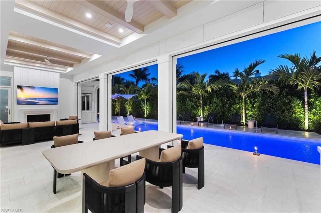 660 Wedge Dr, Naples, FL 34103 Photo