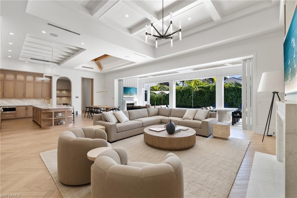 660 Wedge Dr, Naples, FL 34103 Photo