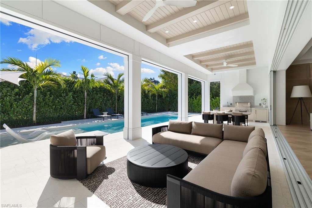 660 Wedge Dr, Naples, FL 34103 Photo