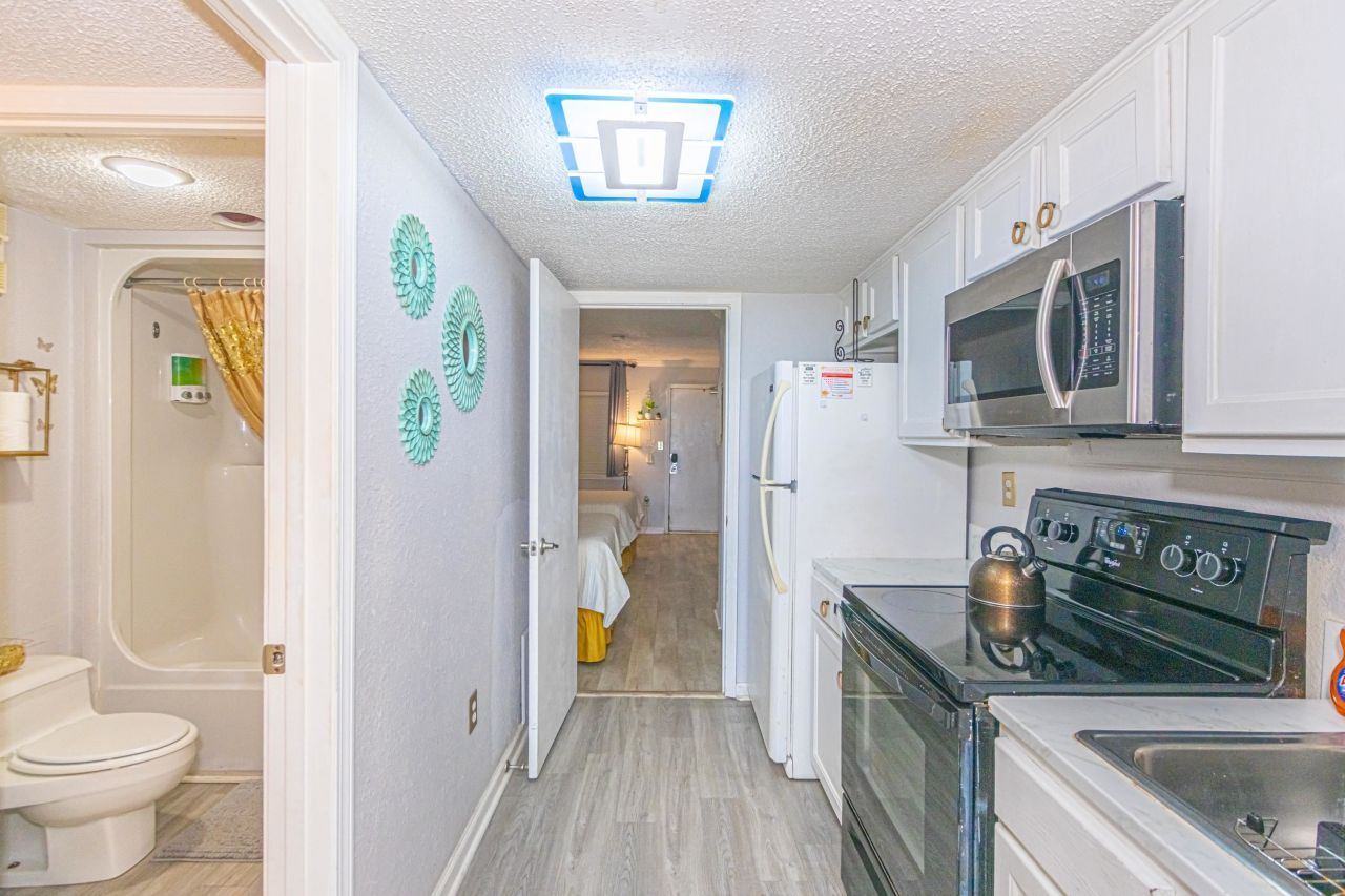 200 N 76th Ave. N Photo 12