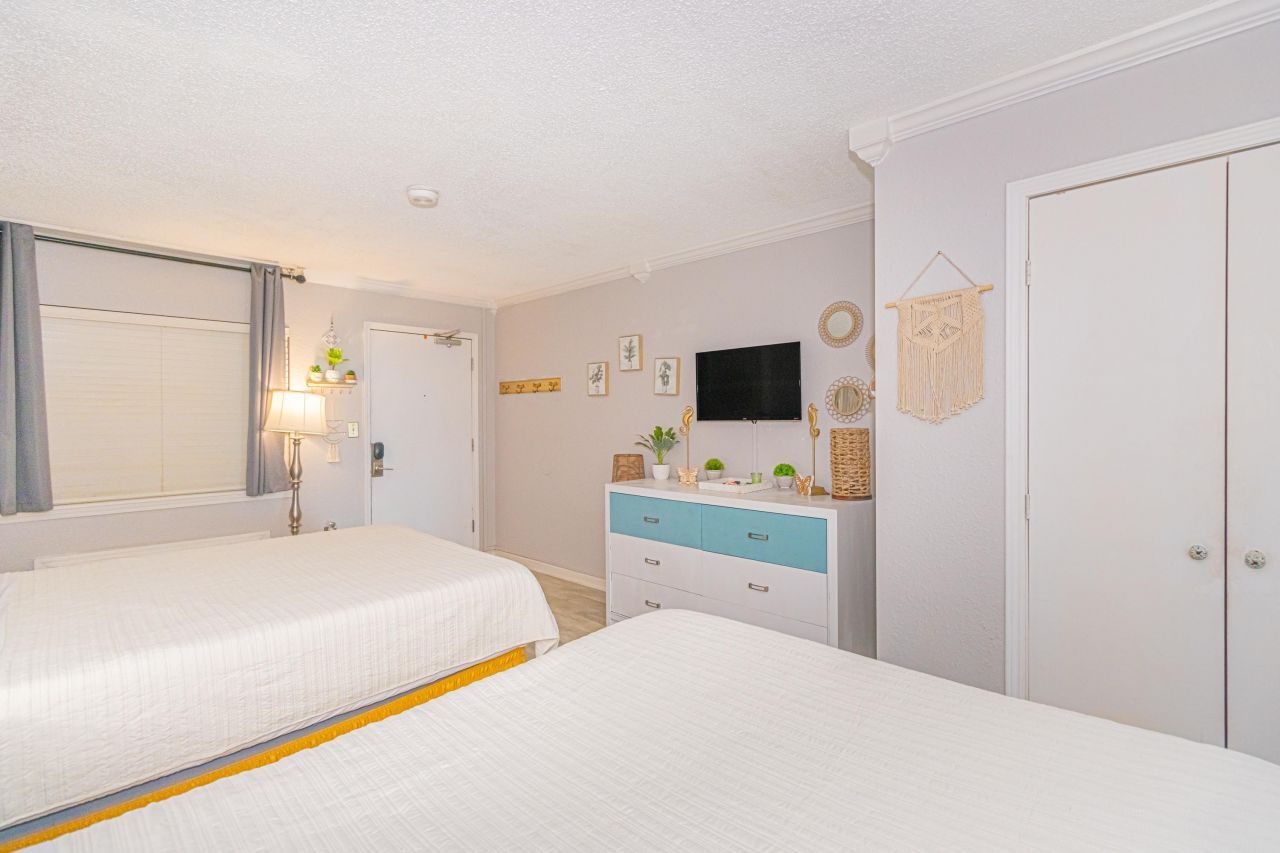 200 N 76th Ave. N Photo 16