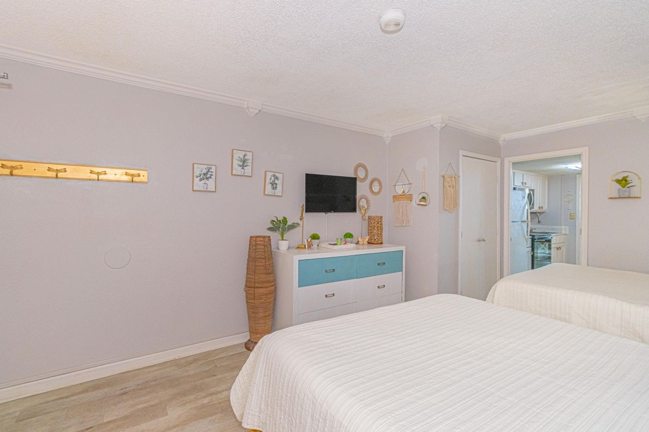 200 N 76th Ave. N Photo 19