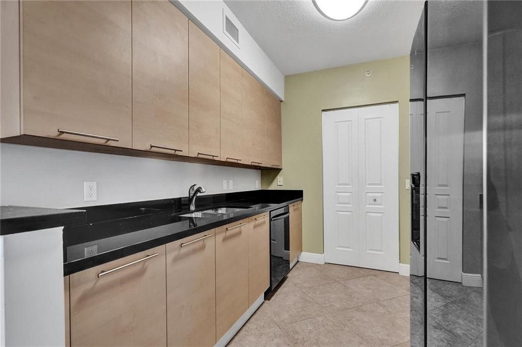 350 SE 2nd Street, Unit 1720, Fort Lauderdale, FL 33301 Photo