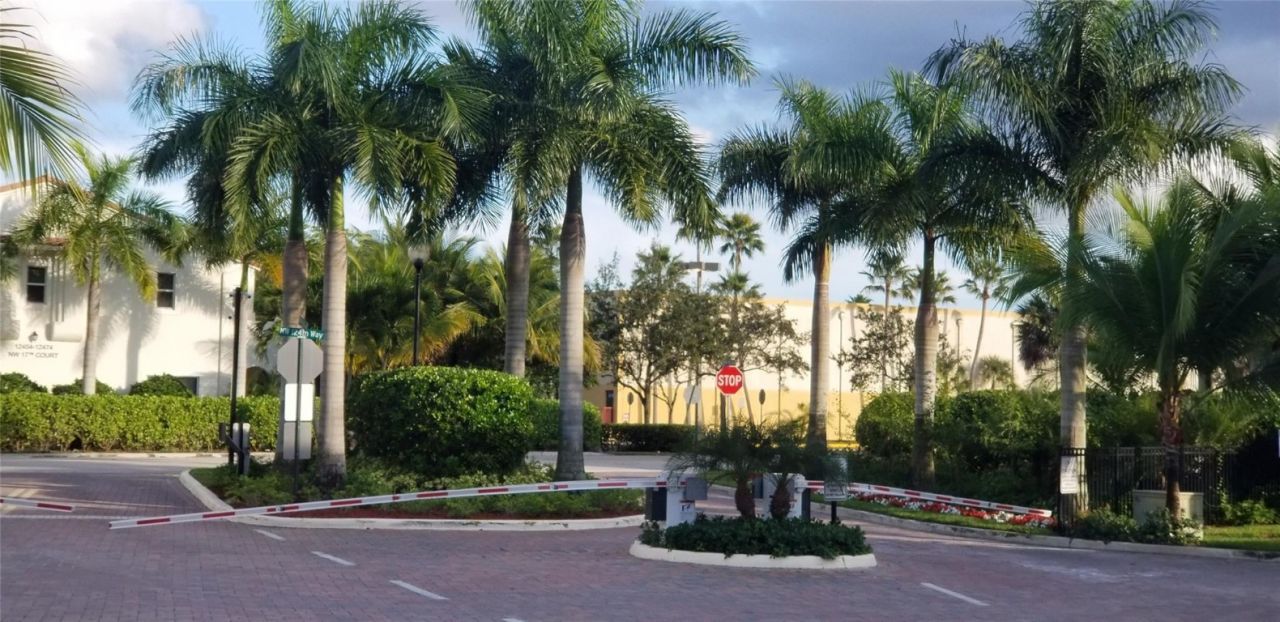 1765 NW 124th Place, Pembroke Pines, FL 33028 Photo