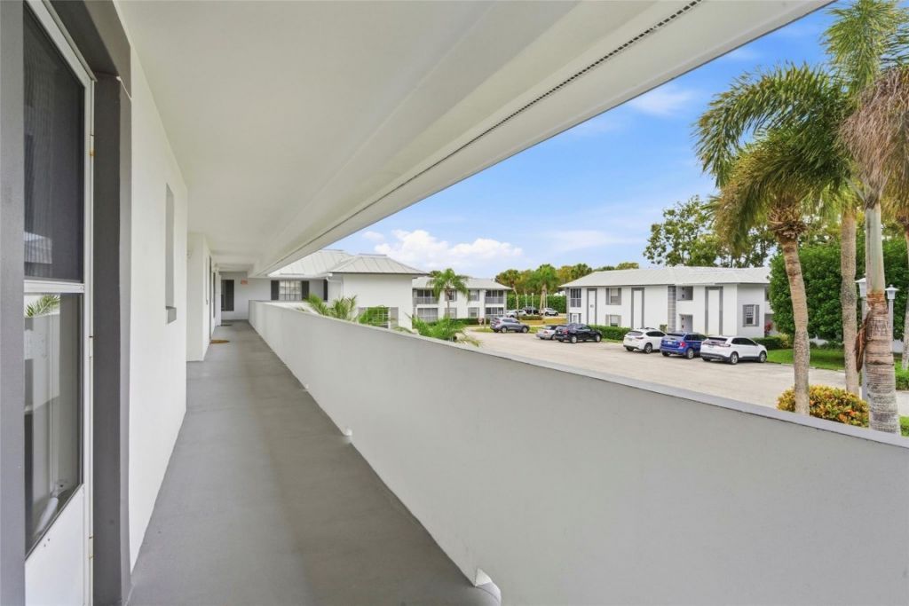 804 SE Central Pkwy, Unit 12, Stuart, FL 34994 Photo