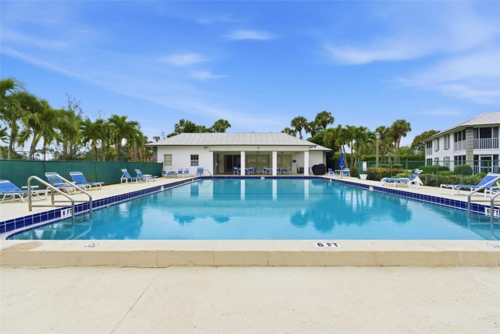 804 SE Central Pkwy, Unit 12, Stuart, FL 34994 Photo