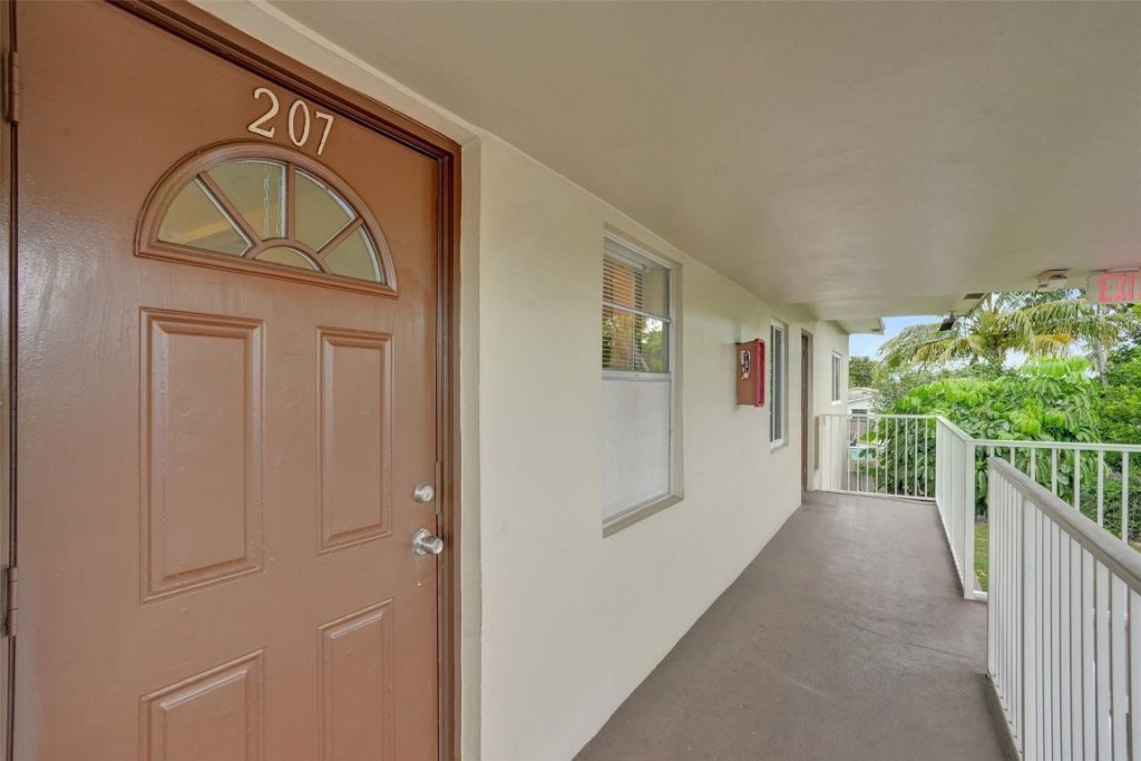 651 NW 80th Terrace, Unit 207, Margate, FL 33063 Photo