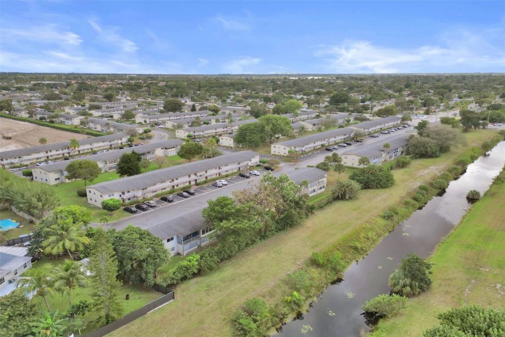 651 NW 80th Terrace, Unit 207, Margate, FL 33063 Photo