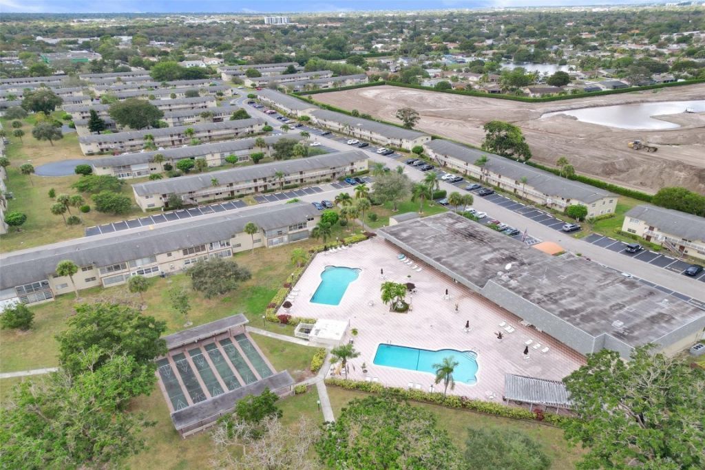 651 NW 80th Terrace, Unit 207, Margate, FL 33063 Photo