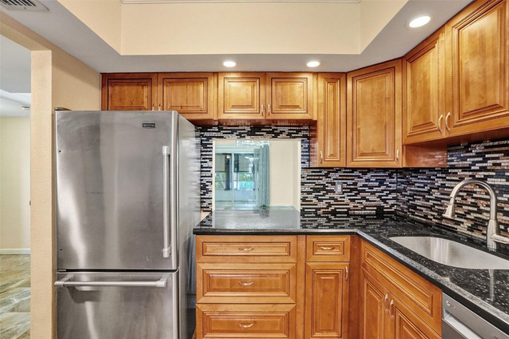 651 NW 80th Terrace, Unit 207, Margate, FL 33063 Photo